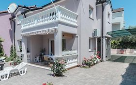 Zsa Zsa Holiday Home